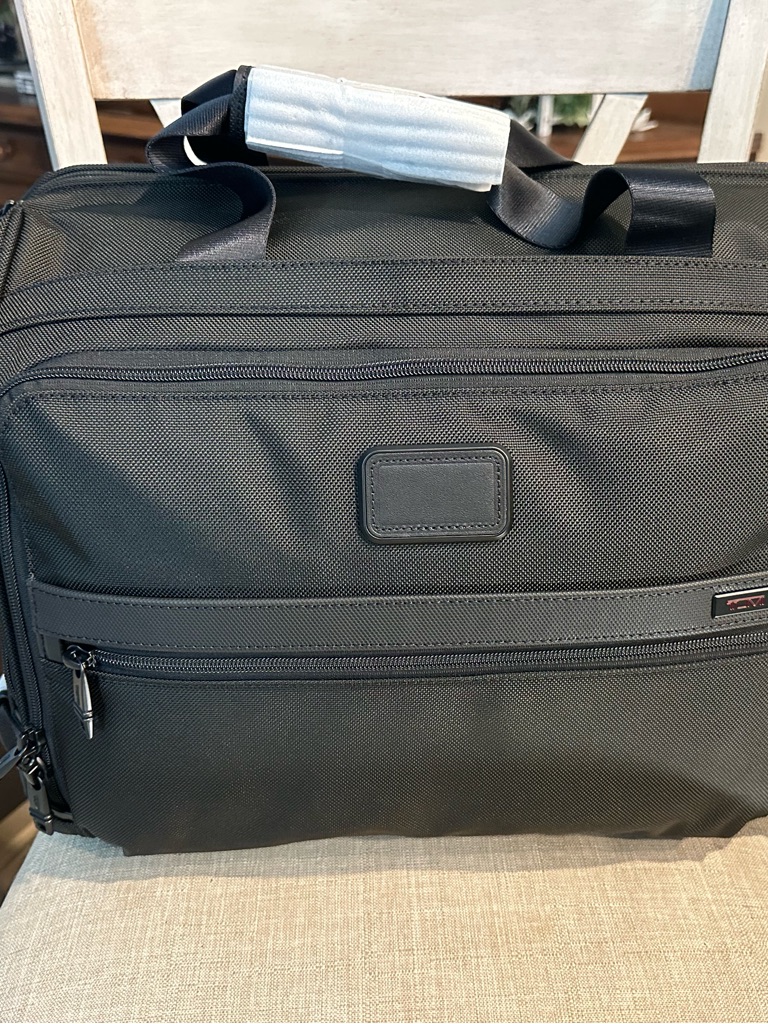 Exclude Tumi Black Dr Tote With Front Zip Pocket